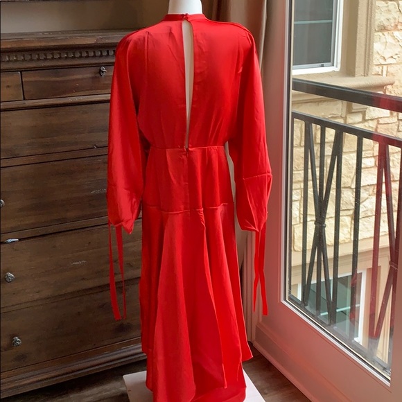 HOST PIC πΉAMAZING SELF PORTRAIT SATIN MIDI DRESS - Picture 4 of 8